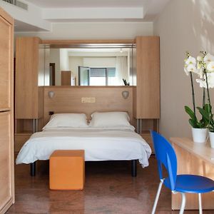 Camera con letto king size